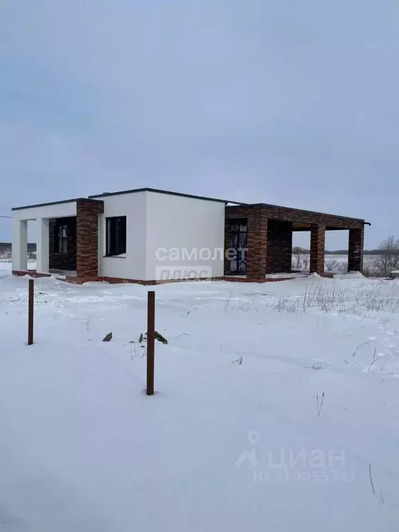 Дом в Саратовская область, Энгельсский район, Красноярское ... - Фото 0