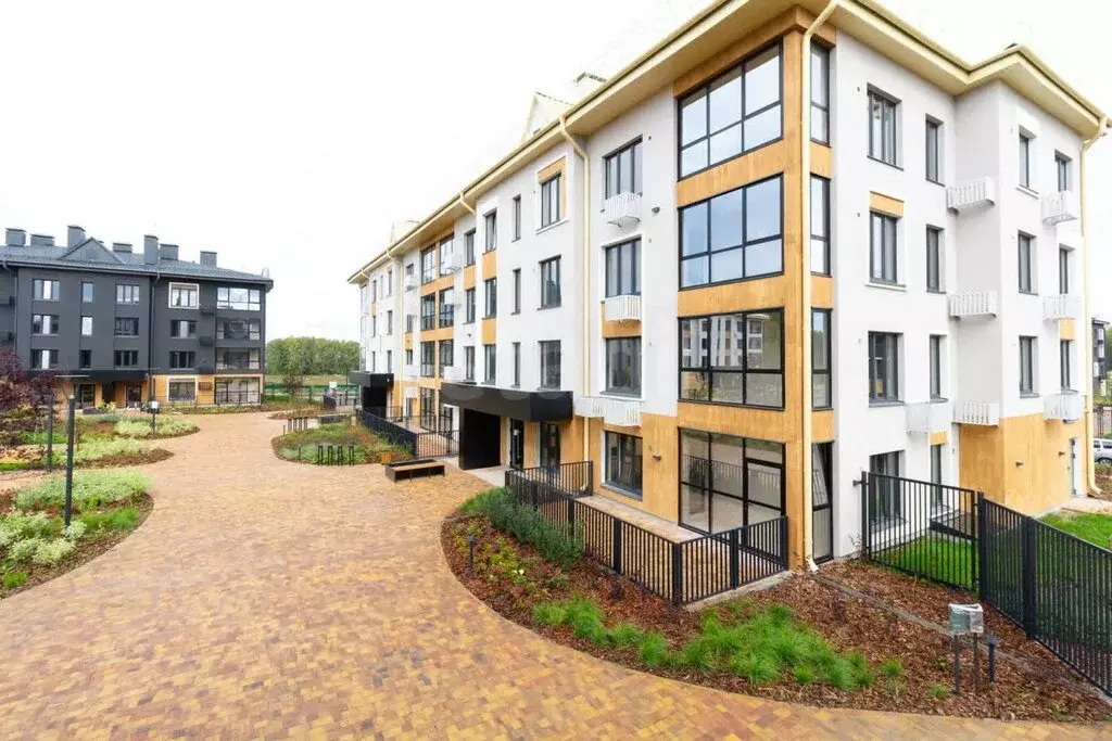 2-комнатная квартира: Тюмень, улица Игоря Комиссарова, 12 (57.2 м) - Фото 1