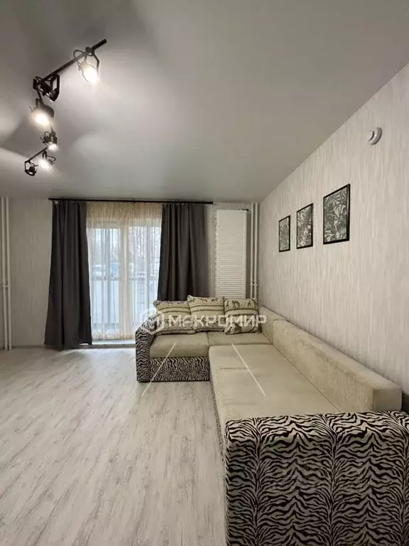 1-к кв. Челябинская область, Челябинск Турбинная ул., 64 (55.9 м) - Фото 2