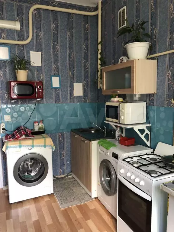 Комната 13,7 м в 3-к., 1/3 эт. - Фото 1