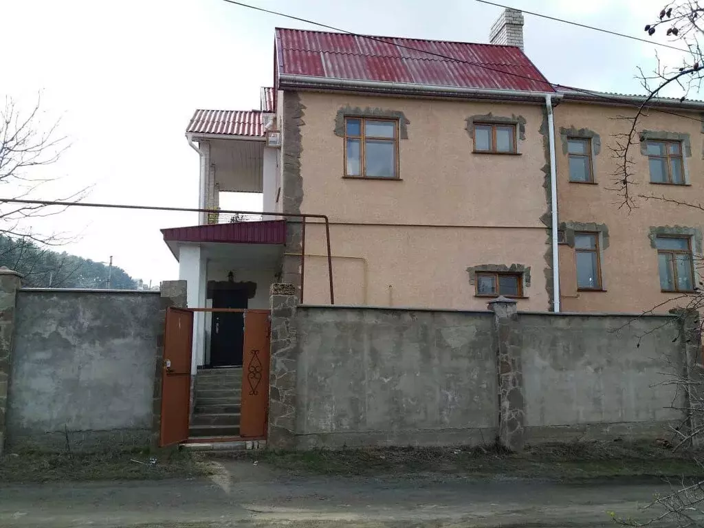 Дом в Республика Крым, Симферополь (150 м) - Фото 1