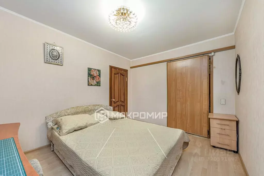 4-к кв. Челябинская область, Челябинск ул. Салавата Юлаева, 17А (81.4 ... - Фото 1