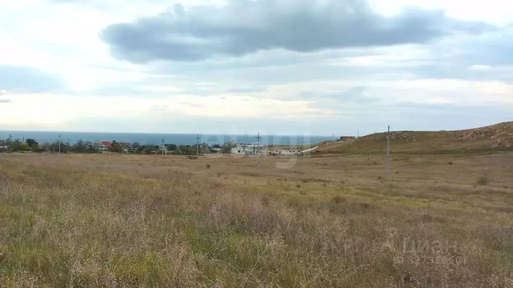 Участок в Крым, Ленинский район, Мысовское с/пос, с. Семеновка ул. ... - Фото 1