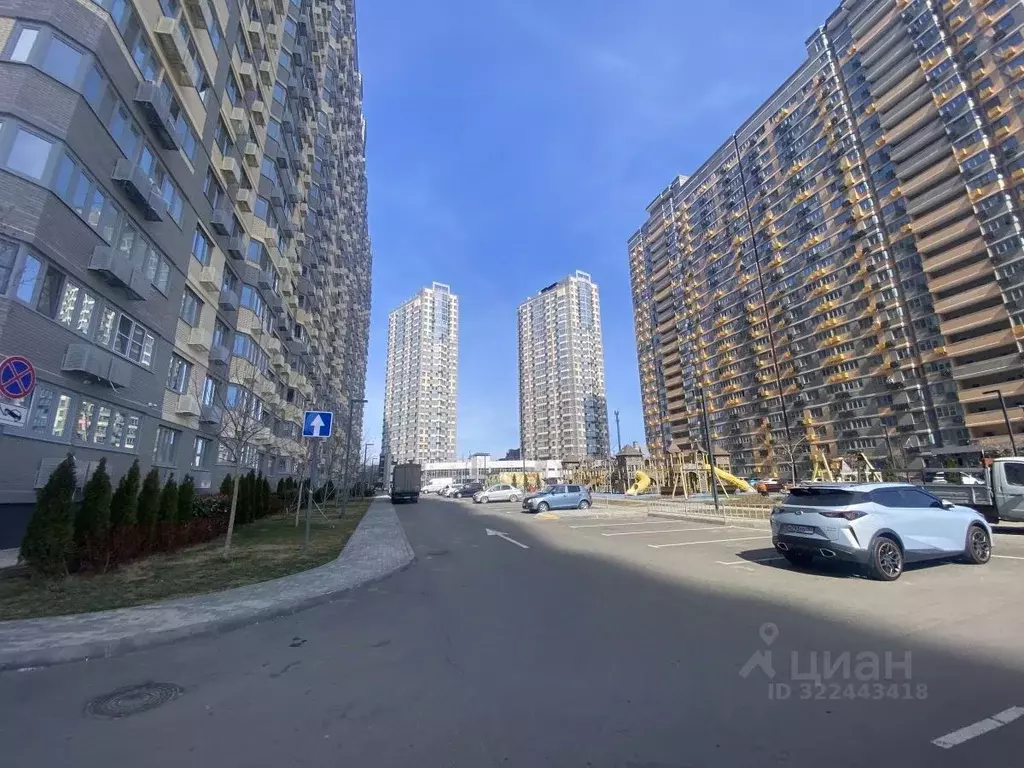 Офис в Краснодарский край, Краснодар ул. Имени В.Н. Мачуги, 166Ак2 (78 ... - Фото 1