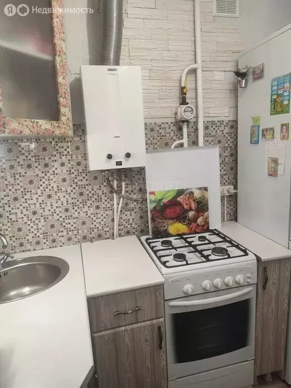 4-комнатная квартира: Оренбург, проспект Дзержинского, 14 (60 м) - Фото 1