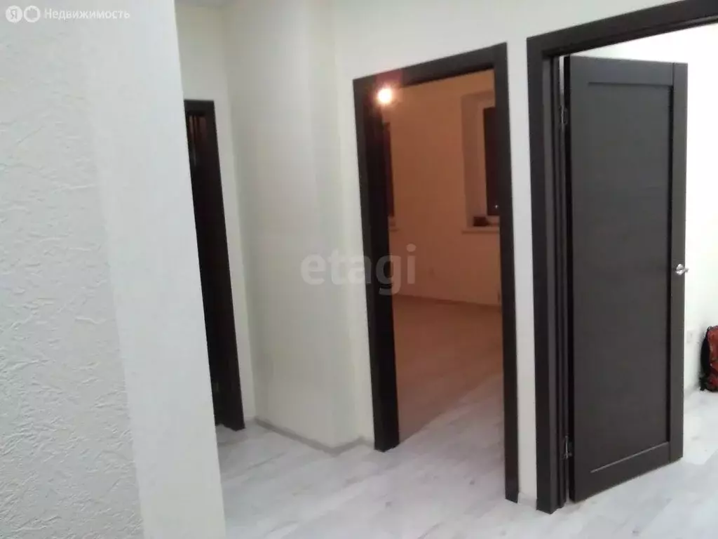 2-комнатная квартира: Тюмень, улица Газовиков, 35 (56.1 м) - Фото 1