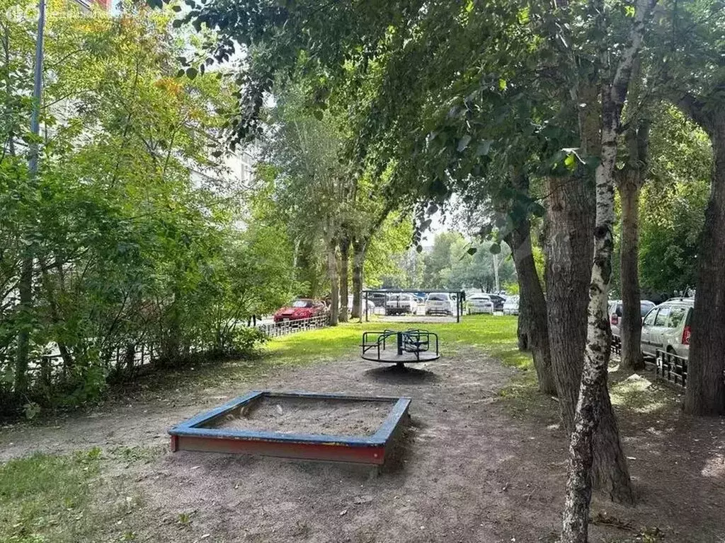 2-комнатная квартира: Тюмень, улица Гастелло, 67 (45 м) - Фото 0