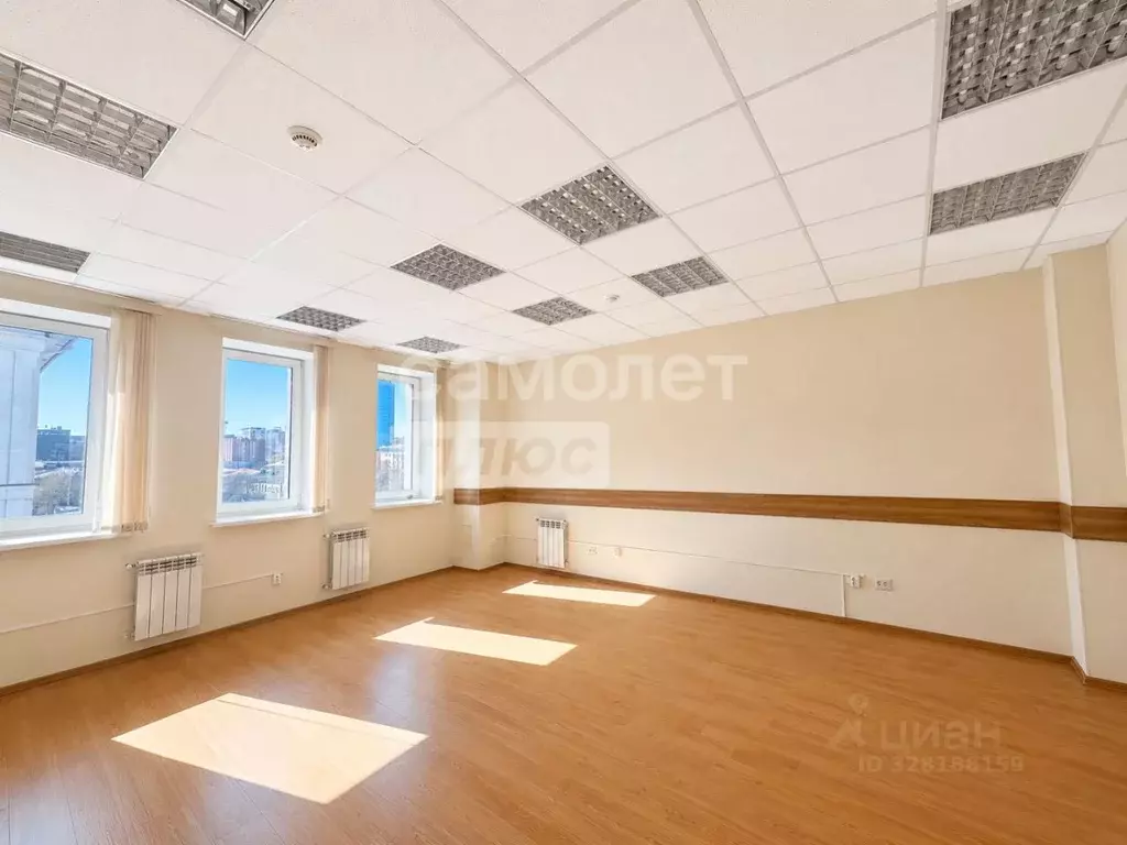 Офис в Челябинская область, Челябинск ул. Труда, 84 (77 м) - Фото 1