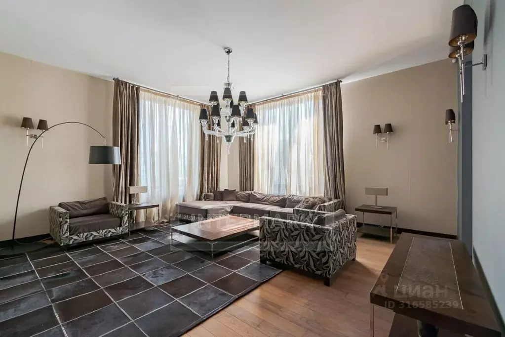 5-к кв. Москва Староволынская ул., 15к4 (380.0 м) - Фото 1