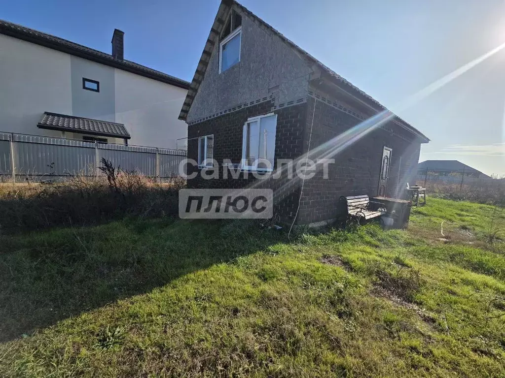 Дом в Краснодарский край, Динской район, Новотитаровская ст-ца ул. ... - Фото 1