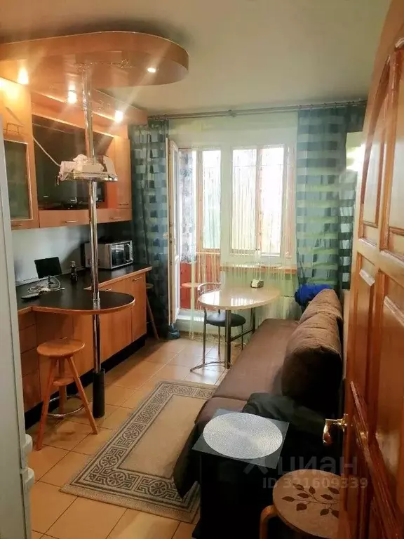 2-к кв. Московская область, Лобня ул. Чехова, 12 (60.0 м) - Фото 0
