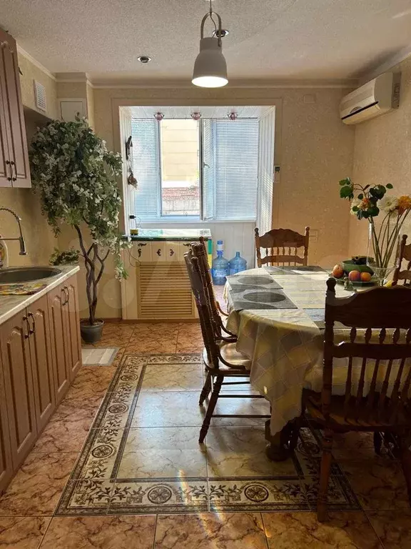 3-к. квартира, 90 м, 3/9 эт. - Фото 0