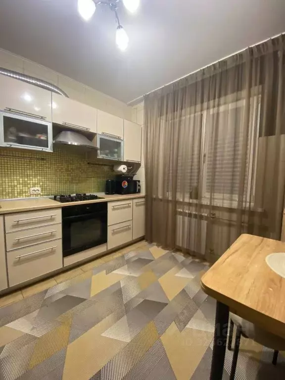 3-к кв. Саратовская область, Энгельс ул. Тельмана, 12 (66.9 м) - Фото 1