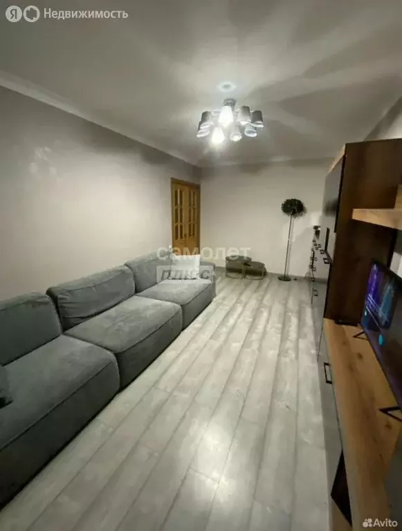 3-комнатная квартира: Нальчик, улица Ватутина, 12 (61.6 м) - Фото 1