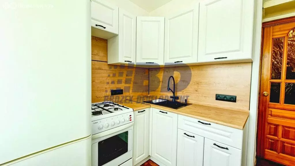3-комнатная квартира: Берёзовский, Шиловская улица, 20А (64.2 м) - Фото 0