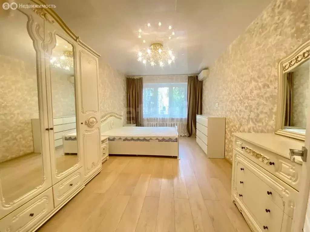 4-комнатная квартира: Симферополь, улица Героев Сталинграда, 23 (85 м) - Фото 0