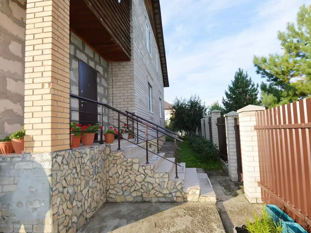 Дом в Алтайский край, Барнаул Авиатор мкр, ул. Курчатова (158 м) - Фото 1