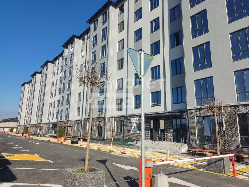 2-к кв. Кабардино-Балкария, Нальчик ул. Солнечная, 40 (76.0 м) - Фото 0