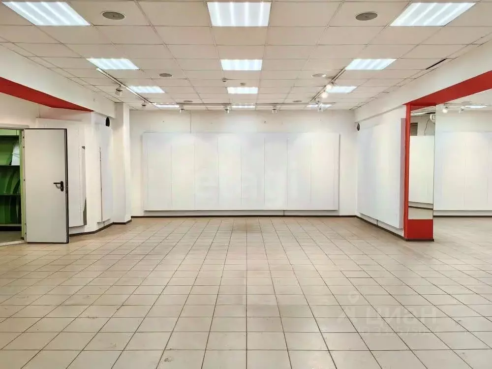 Торговая площадь в Башкортостан, Уфа ул. Ферина, 4 (277 м) - Фото 1