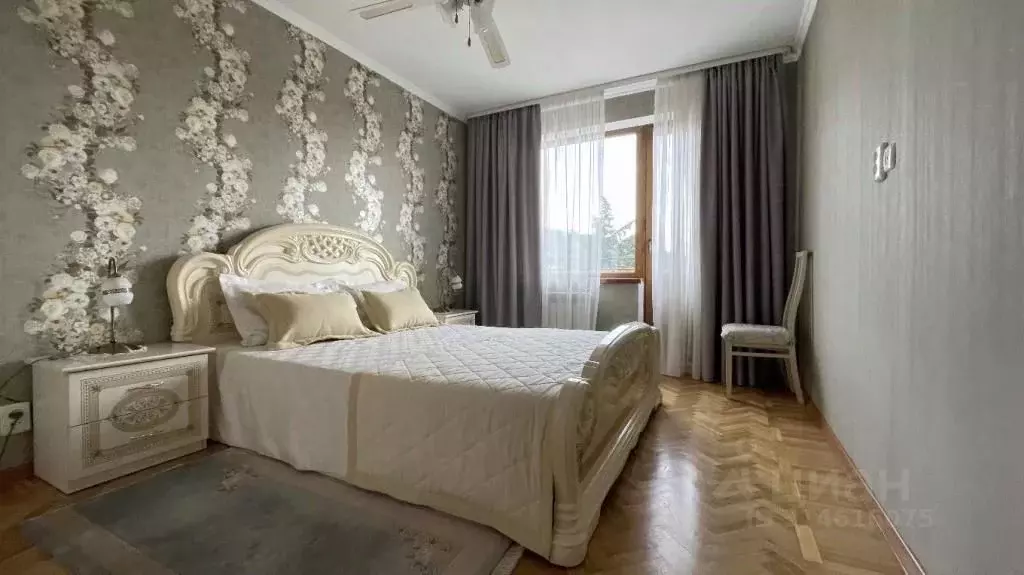 2-к кв. Крым, Ялта ул. К. Маркса, 15 (65.0 м) - Фото 0