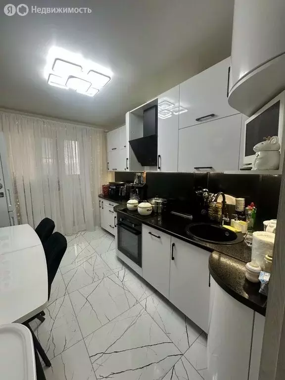 2-комнатная квартира: Омск, микрорайон Заозёрный, проспект Менделеева, ... - Фото 1