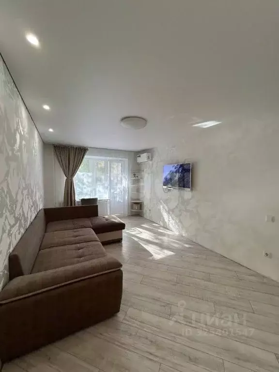 3-к кв. Тюменская область, Тюмень ул. Фурманова, 4 (59.0 м) - Фото 1