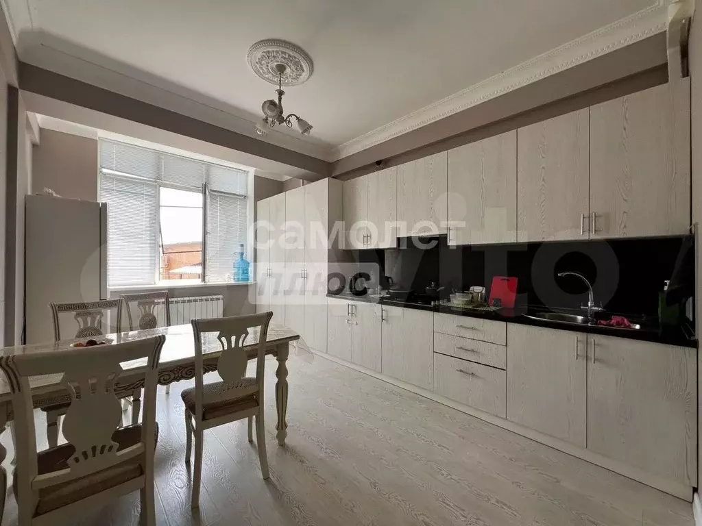 2-к. квартира, 70 м, 2/11 эт. - Фото 1