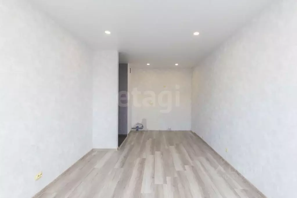 Студия Тюменская область, Тюмень ул. Стройотрядовская, 6 (25.6 м) - Фото 1