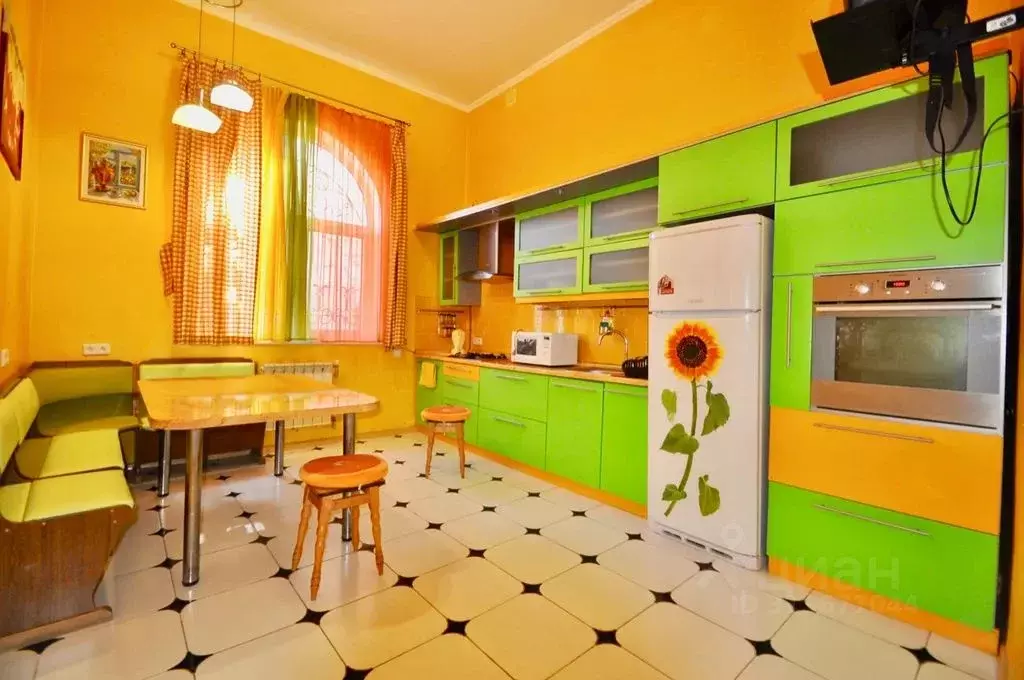 2-к кв. Крым, Ялта ул. Поликуровская, 1 (70.0 м) - Фото 1