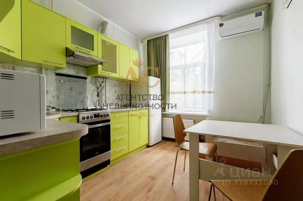 1-к кв. Крым, Феодосия ул. Горького, 42 (30.0 м) - Фото 0