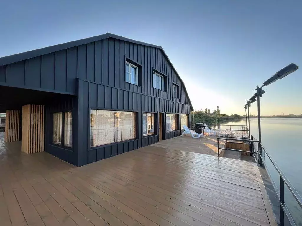 Дом в Астраханская область, Приволжский район, с. Три Протока ... - Фото 1