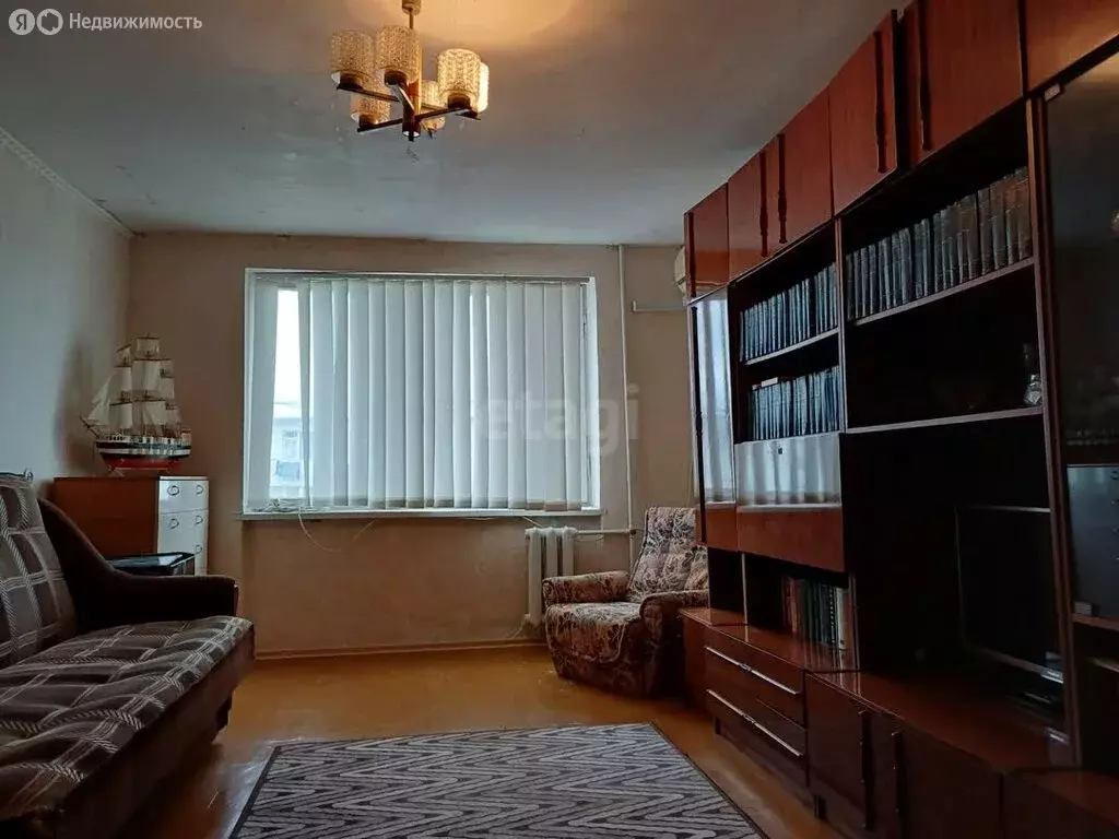 3-комнатная квартира: Судак, улица Ленина, 57 (63.7 м) - Фото 0