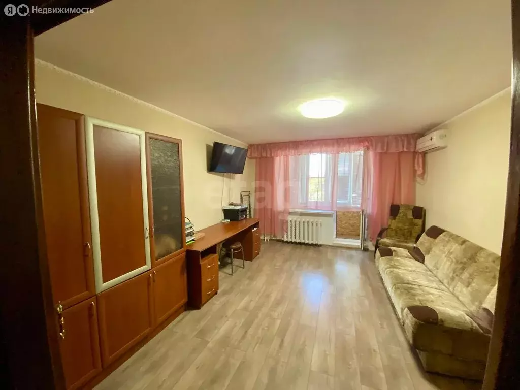 2-комнатная квартира: Саки, улица Гайнутдинова, 13 (50 м) - Фото 2