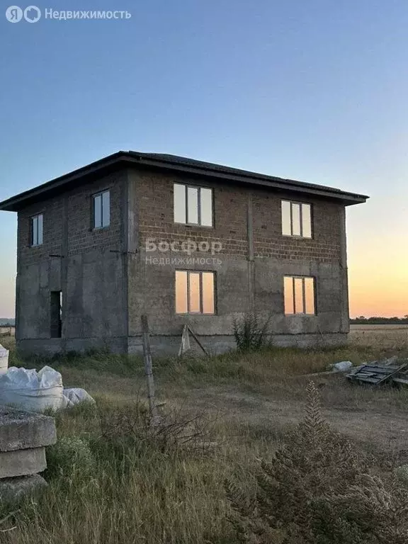 Дом в Первомайское, Школьная улица (240 м) - Фото 1