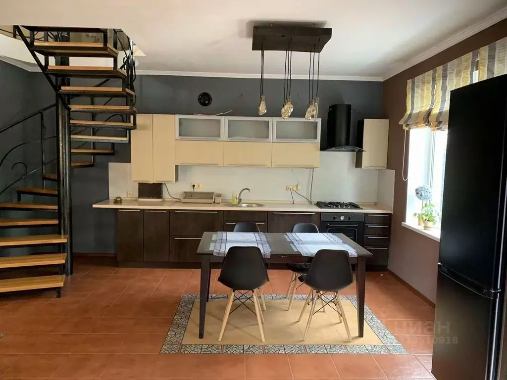 Дом в Крым, Симферополь ул. Нестерова (100 м) - Фото 2