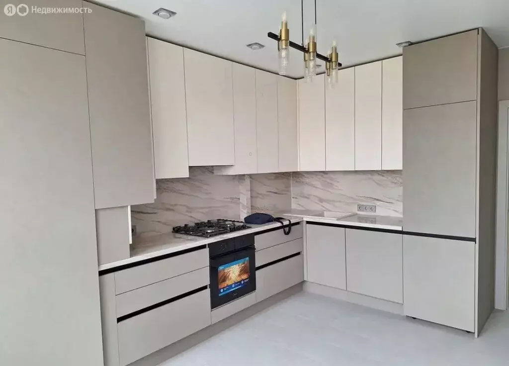 2-комнатная квартира: Евпатория, улица Чапаева, 28Г (68 м) - Фото 1