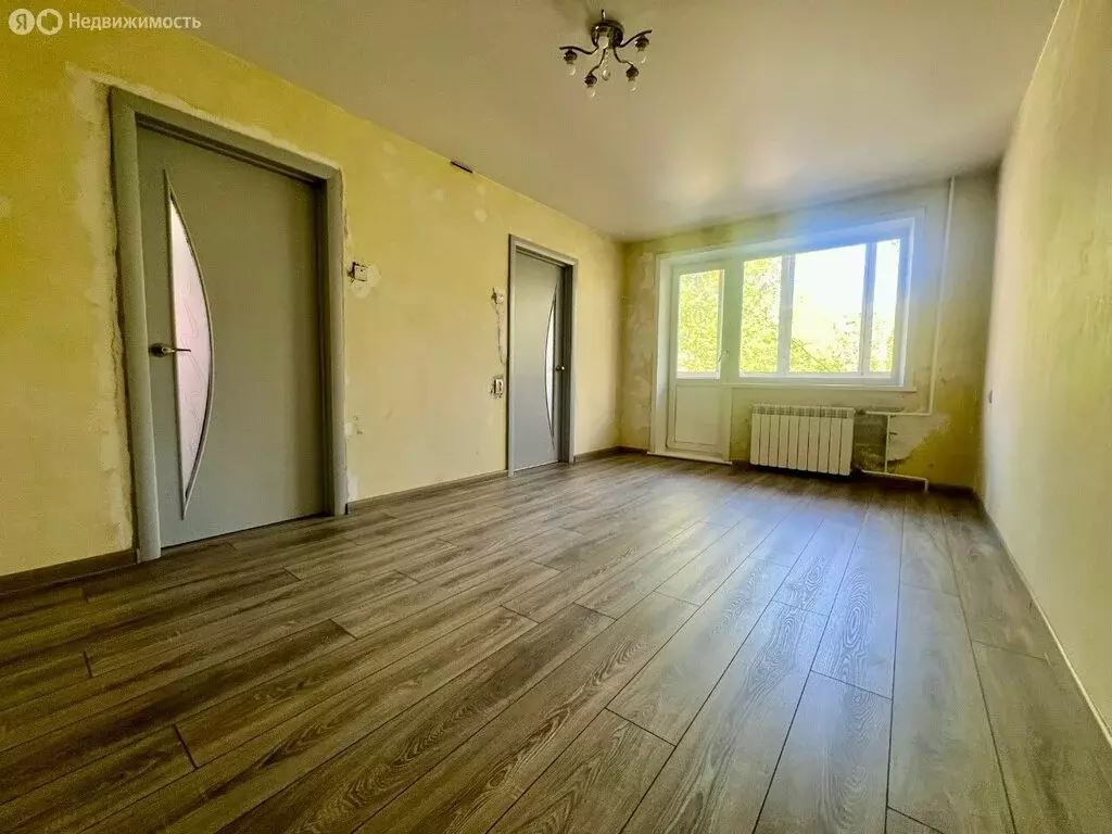 3-комнатная квартира: Иркутск, улица Трилиссера, 101 (48 м) - Фото 1