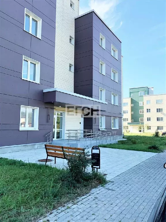 Продается 4-комнатная квартира - Фото 2