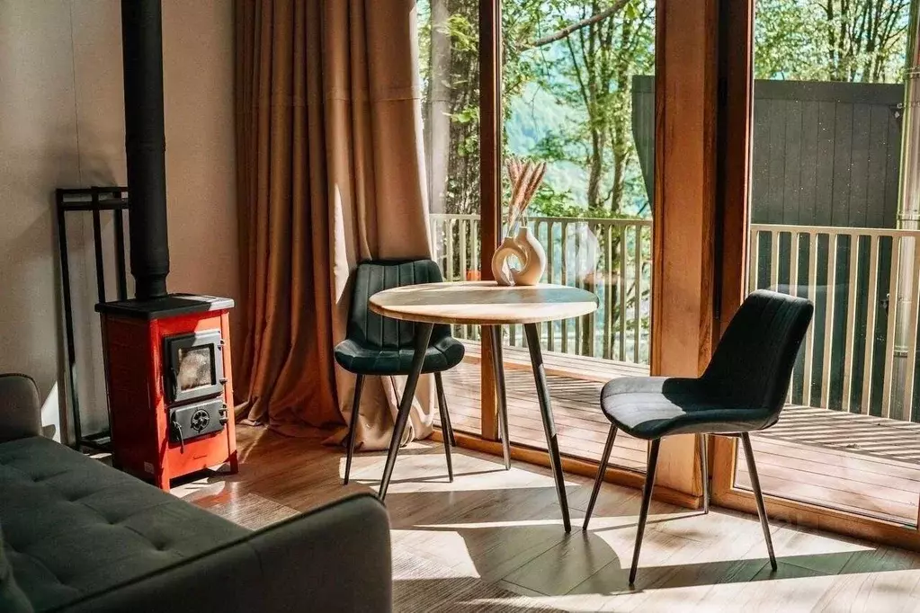 Дом в Краснодарский край, Сочи Красная Поляна пгт, ул. Заречная (55 м) - Фото 1