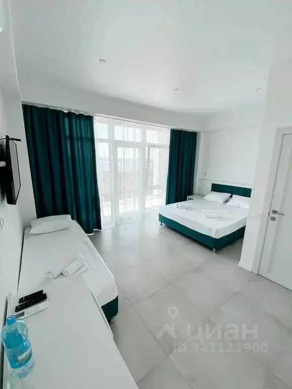 Комната Крым, Черноморский район, Оленевское с/пос, с. Оленевка ул. ... - Фото 1