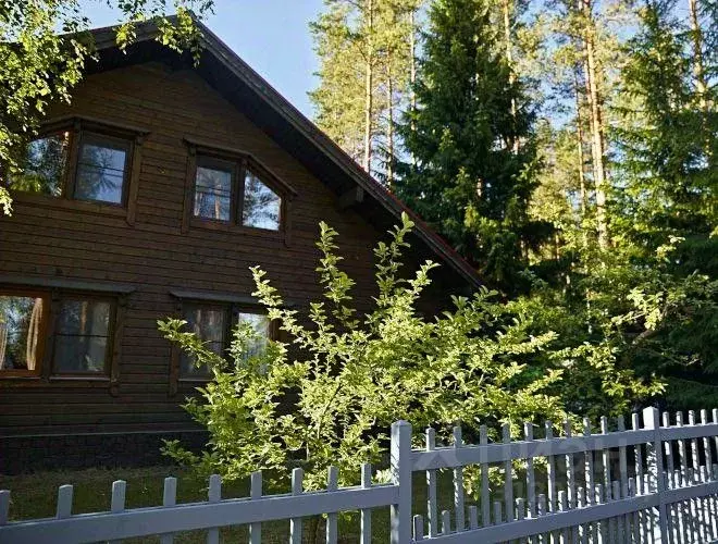 Дом в Ленинградская область, Выборгский район, Рощино пгт ул. ... - Фото 0