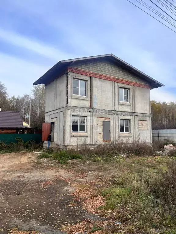 Дом в Челябинская область, Челябинск пл. Революции (123 м) - Фото 1