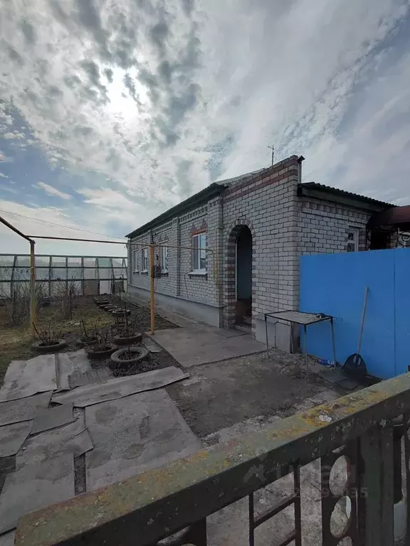 Дом в Воронежская область, Лискинский район, Почепское с/пос, с. ... - Фото 2