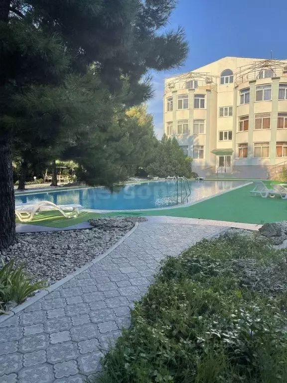 Дом в Крым, Черноморское пгт ул. Счастливая (1670 м) - Фото 2