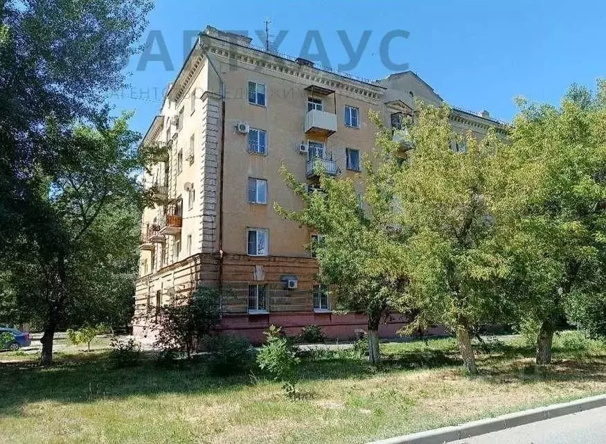 3-к кв. Волгоградская область, Волгоград ул. Тракторостроителей, 1 ... - Фото 0