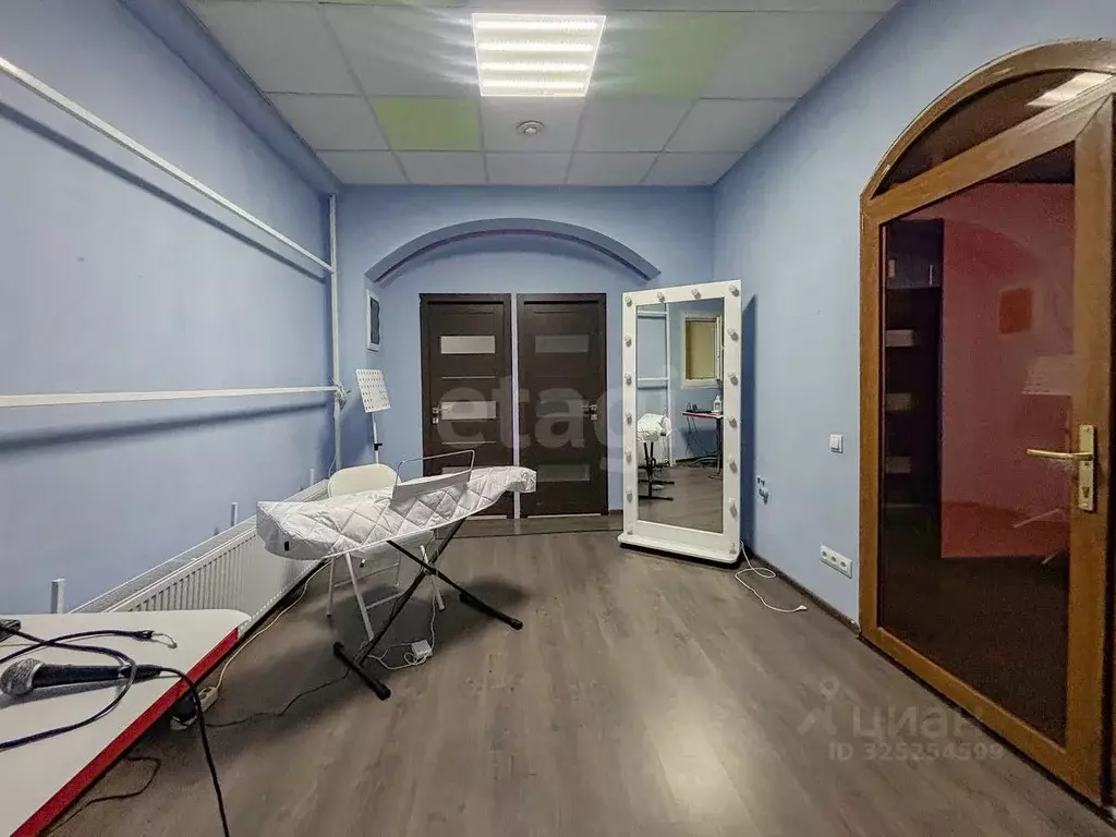 Помещение свободного назначения в Псковская область, Псков Октябрьский ... - Фото 2