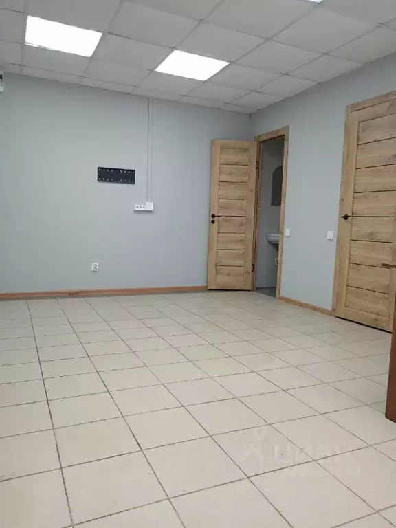 Помещение свободного назначения в Татарстан, Казань ул. Габдуллы ... - Фото 1