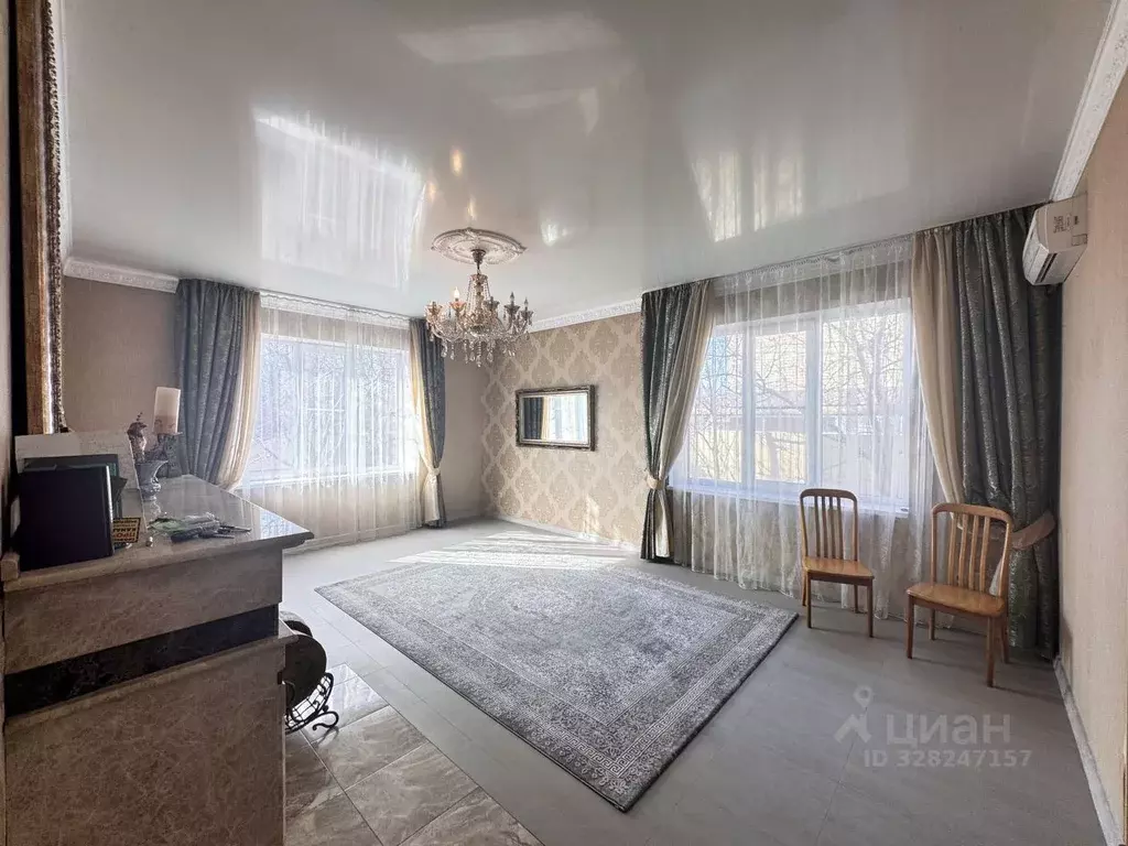 Дом в Краснодарский край, Ейск Рассветная ул. (191 м) - Фото 1