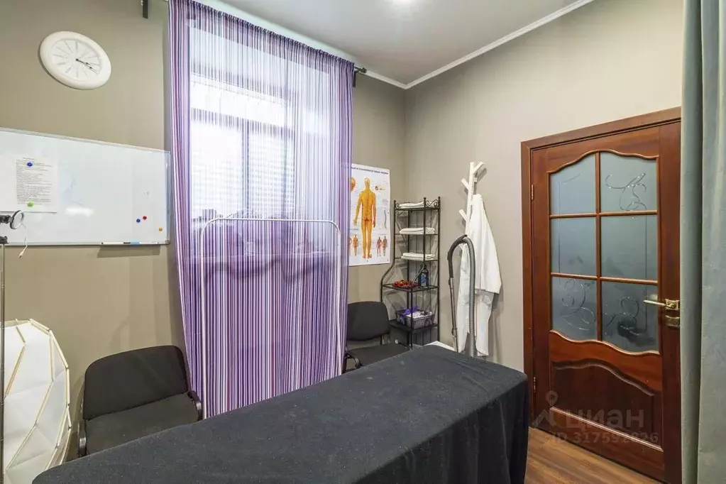 Помещение свободного назначения в Омская область, Омск ул. 8-я Линия, ... - Фото 1