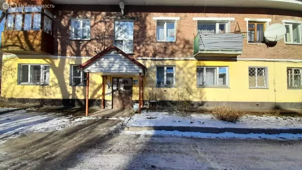 3-комнатная квартира: Горно-Алтайск, улица Григория Чорос-Гуркина, 45 ... - Фото 2